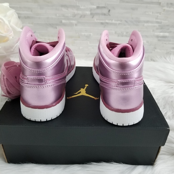 New Air JORDAN 1 Mid SE GS Sneakers - Picture 6 of 7